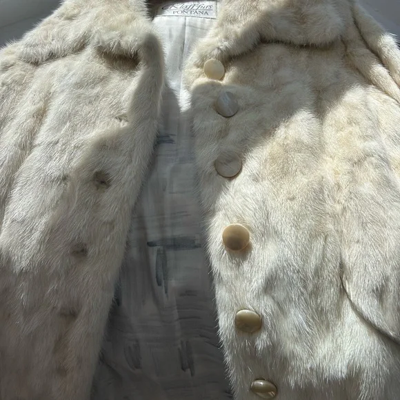Gorgeous Mink Fur Coat - Picture 5 of 5